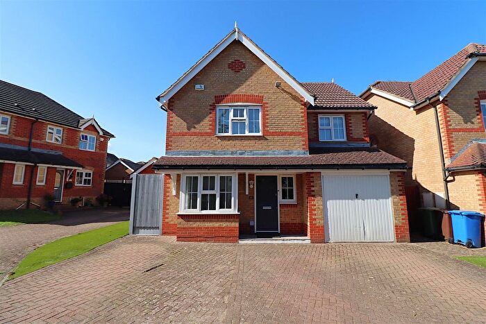 4 Bedroom Detached House For Sale In Homefield Drive, Rainham, ME8