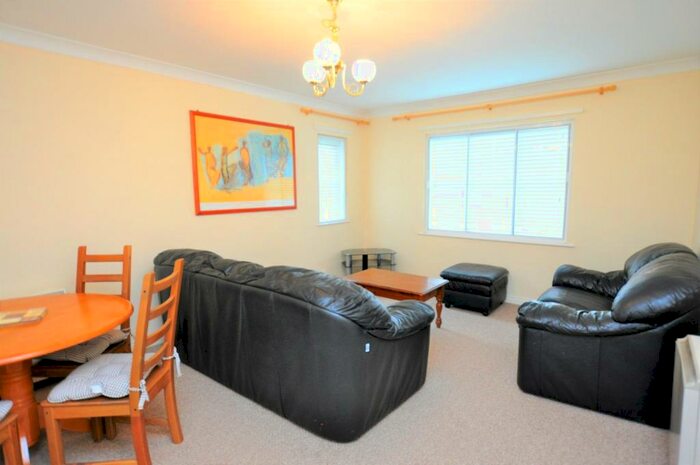 3 Bedroom Apartment To Rent In Sloane Court, Jesmond, Newcastle Upon Tyne, NE2