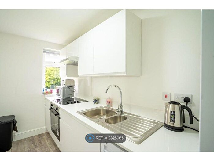 1 Bedroom Flat To Rent In Langland Road, Netherfield, Milton Keynes, MK6