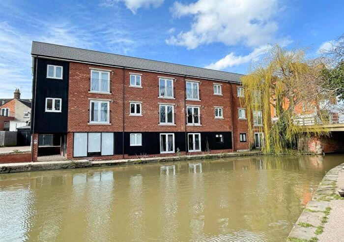 2 Bedroom Maisonette To Rent In Bluebell Court, Linslade, LU7