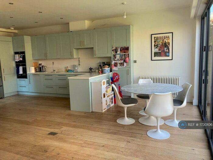 3 Bedroom Flat To Rent In Yerbury Road, London, N19