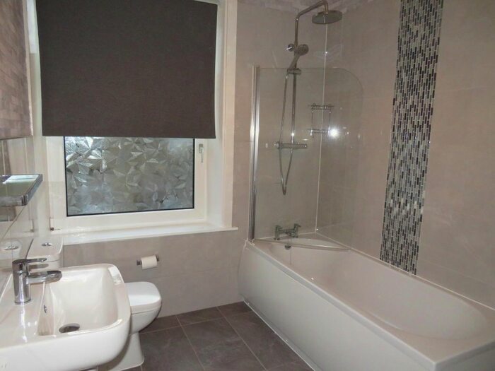 2 Bedroom Terraced House To Rent In Mile Cross Place, Halifax, HX1