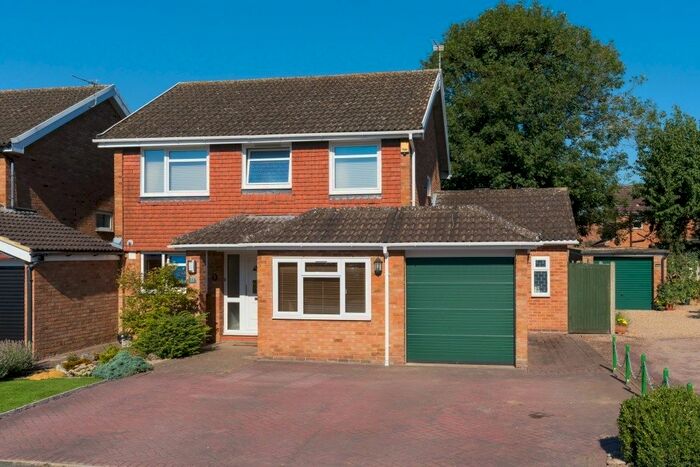 4 Bedroom Detached House To Rent In Westfield, Hyde Heath, Amersham, HP6