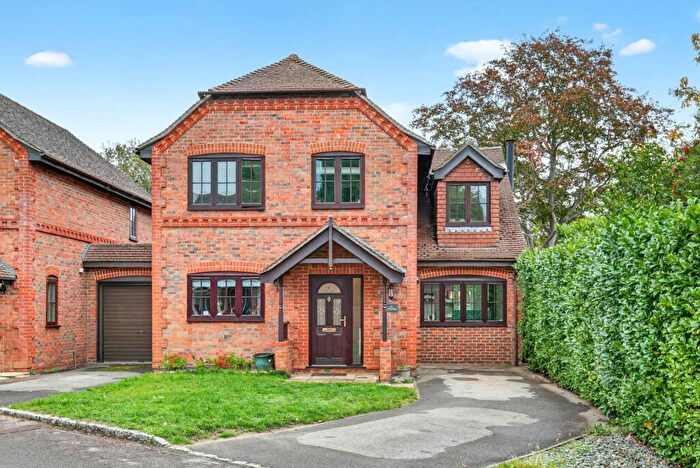 4 Bedroom Detached House For Sale In Pinecroft, Wokingham, RG41