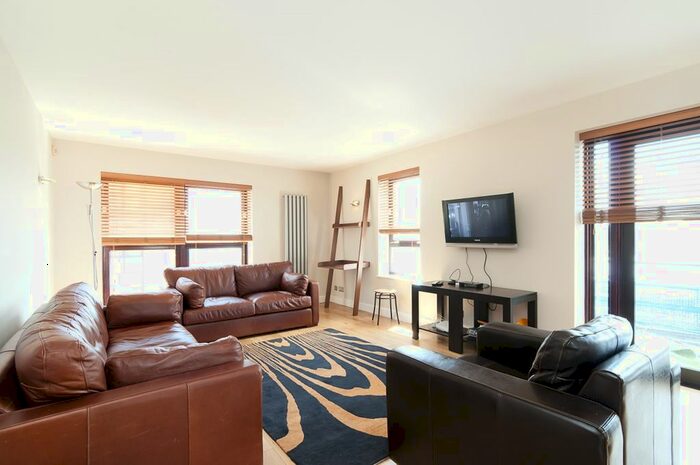 3 Bedroom Flat To Rent In Tower Bridge Wharf, St. Katharines Way, London, E1W