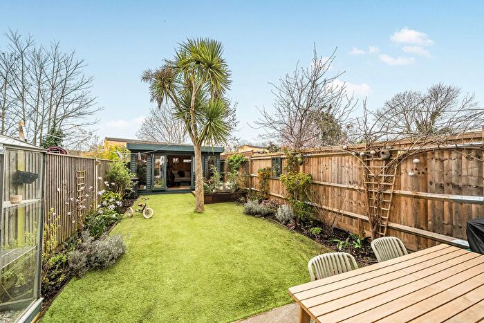 2 Bedroom Flat For Sale In Venner Road, London, SE26