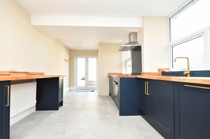 4 Bedroom End Of Terrace House To Rent In Havelock Road, Southsea, PO5