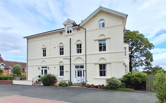 2 Bedroom Flat For Sale In Como Road, Malvern, WR14