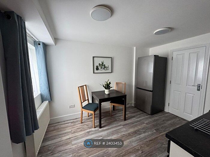 1 Bedroom Flat To Rent In Sunbury Avenue, London, NW7