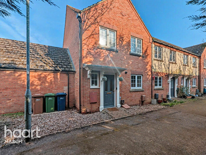 3 Bedroom End Of Terrace House For Sale In Honeymead Road, Wimblington, PE15