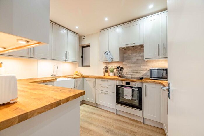 2 Bedroom Apartment To Rent In Sheet Street, Windsor, Berkshire, SL4