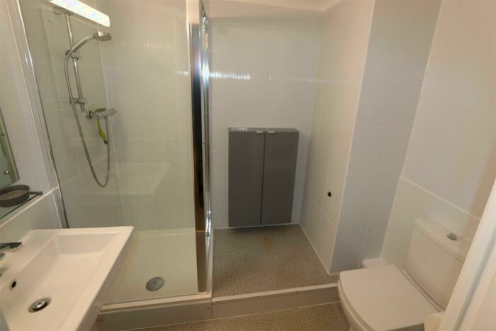 1 Bedroom Retirement Property To Rent In Balmoral Road, Westcliff-On-Sea, SS0