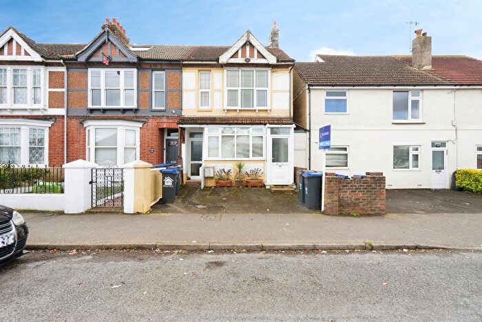 1 Bedroom Flat For Sale In Sompting Road, Lancing, BN15
