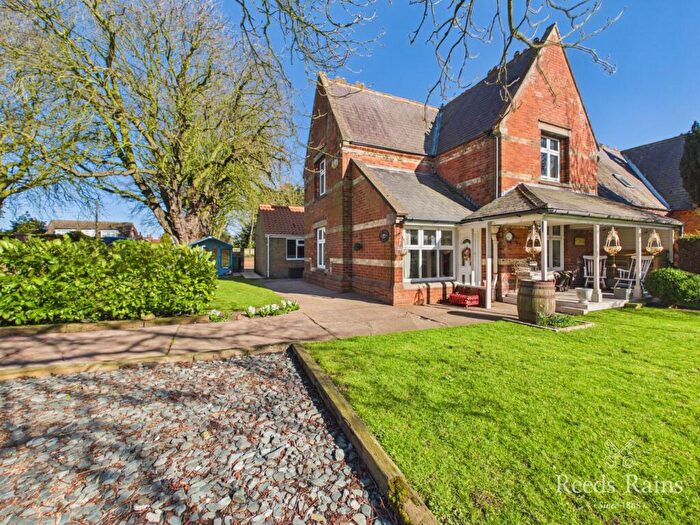 3 Bedroom Semi-Detached House For Sale In Church Lane, Sproatley, Hull, East Yorkshire, HU11