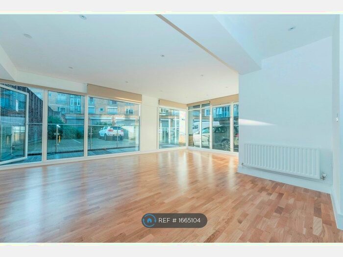 2 Bedroom Flat To Rent In Grange Road, London, SE1