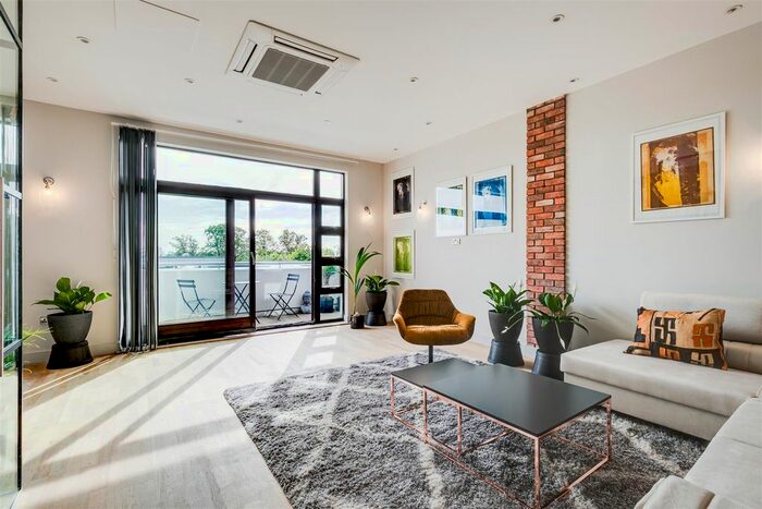 2 Bedroom Flat For Sale In Kimberley Road, London, NW6