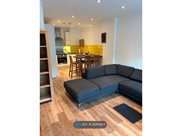 1 Bedroom Flat To Rent In Montagu House, London, W12