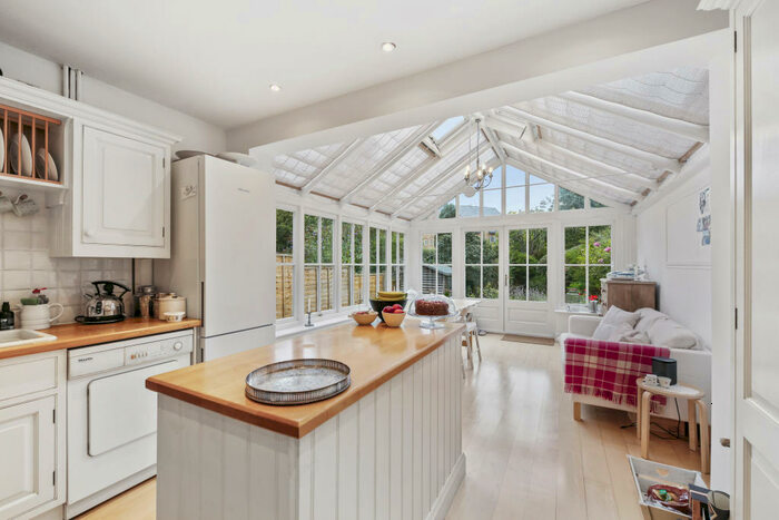 3 Bedroom Cottage To Rent In Radnor Road, Weybridge, KT13