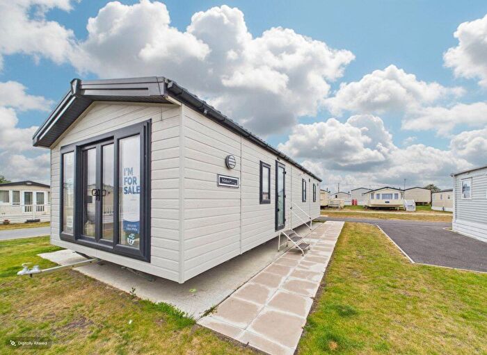 2 Bedroom Park Home For Sale In Suffolk Sands Holiday Park, IP11
