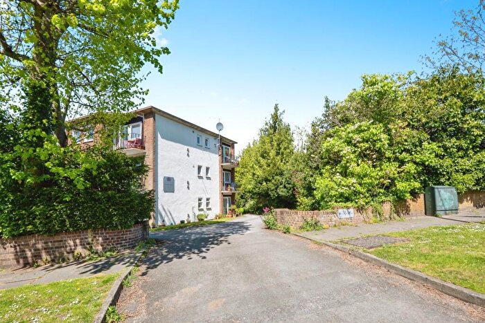 3 Bedroom Flat For Sale In Whitfield Hill, Kearsney, Dover, Kent, CT16