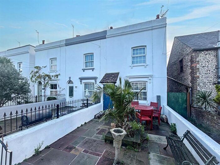 2 Bedroom End Of Terrace House For Sale In Warrior Square, Eastbourne, BN22