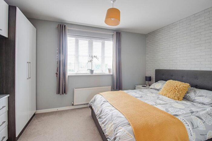 2 Bedroom Terraced House For Sale In Bushell Close, Leighton Buzzard, Bedfordshire, LU7