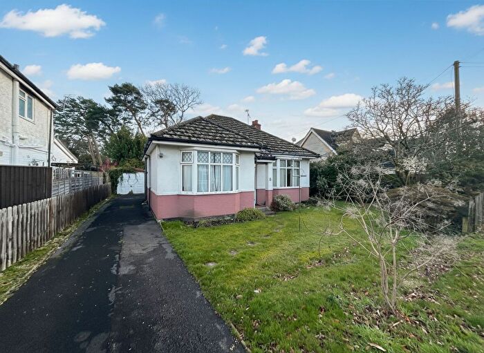 2 Bedroom Detached Bungalow For Sale In Solent Road, Dibden Purlieu, SO45