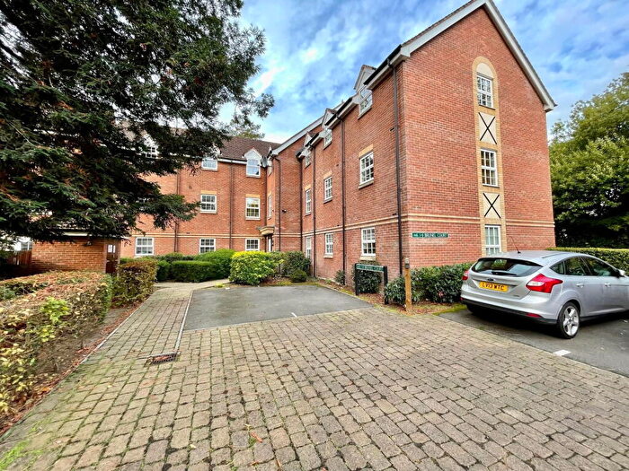 2 Bedroom Apartment To Rent In Old College Road, Newbury, RG14