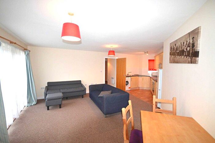 1 Bedroom Flat To Rent In Foxglove Path, Thamesmead, SE28