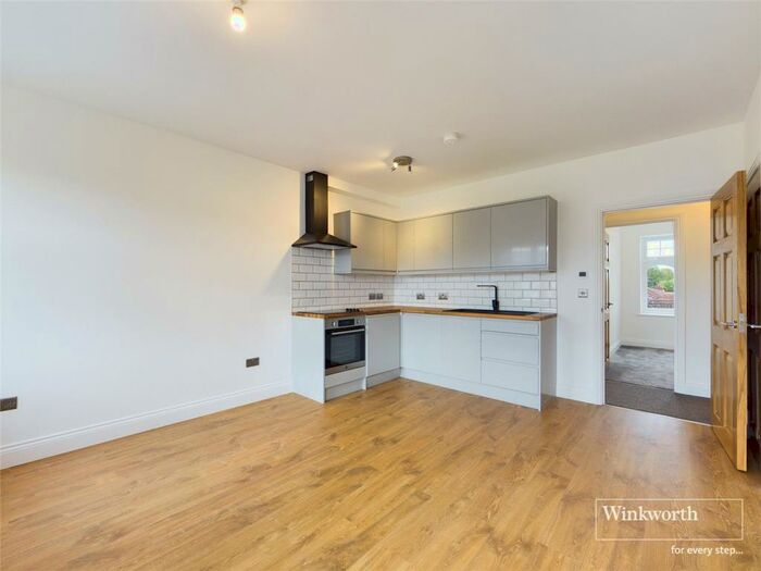 2 Bedroom Apartment To Rent In Flat Kenton Road, Harrow, HA3