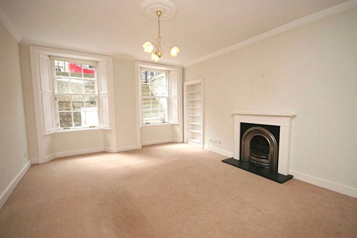 3 Bedroom Flat To Rent In Cumberland Street, New Town, Edinburgh, EH3