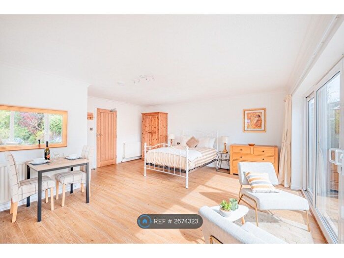 Studio To Rent In Eastbourne Road, Trowbridge, BA14