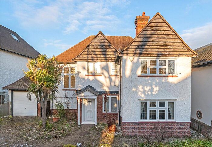 4 Bedroom Detached House For Sale In Oakwood Avenue, Beckenham, BR3