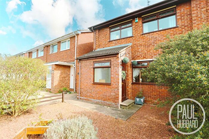 3 Bedroom Semi Detached House For Sale In Fritton Close, Lowestoft, NR32