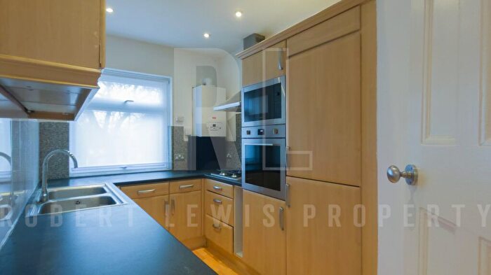 2 Bedroom Flat To Rent In Finchley Road, London, NW11