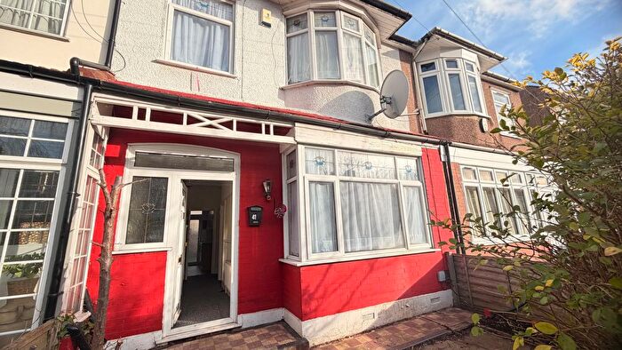 3 Bedroom Terraced House To Rent In Ilford, IG1