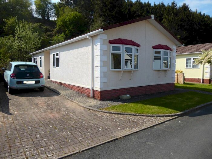 2 Bedroom Mobile/park Home For Sale In Small Acre Park, Mortimers Cross, Leominster, Herefordshire, HR6