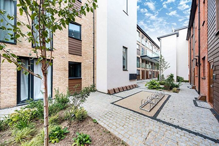 2 Bedroom Flat To Rent In Stour Street, Canterbury, Kent, CT1