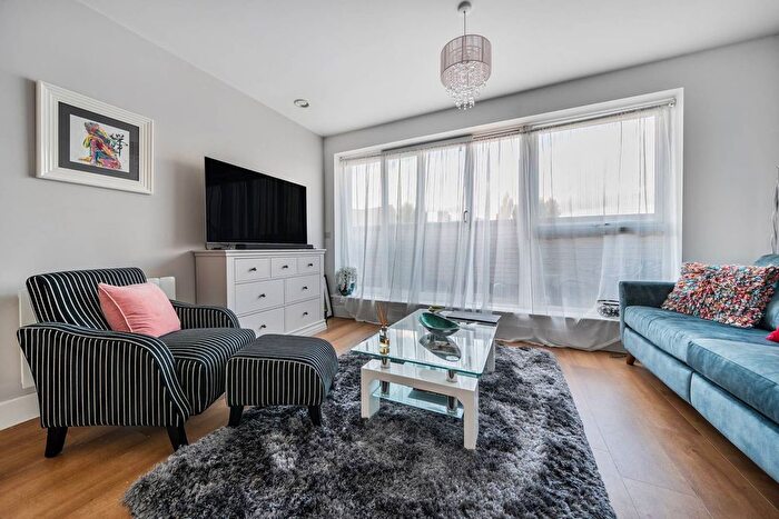 1 Bedroom Flat For Sale In Evans House, Hemel Hempstead, HP3