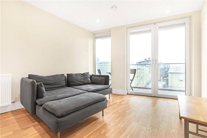 2 Bedroom Apartment For Sale In Keymer Place, London, E14