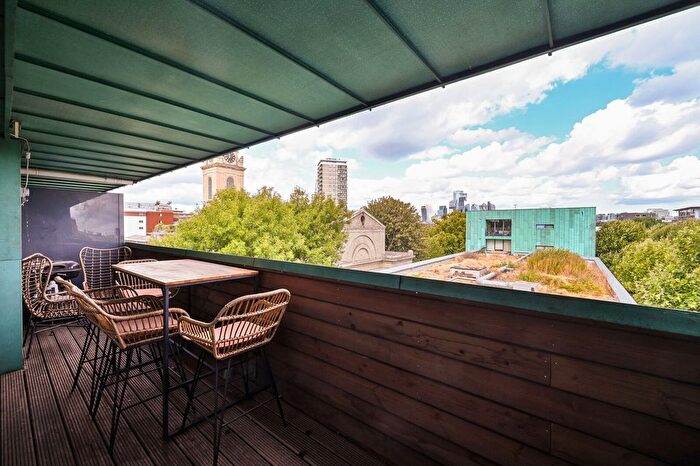 2 Bedroom Flat For Sale In St James`S Road, Bermondsey, London, SE16