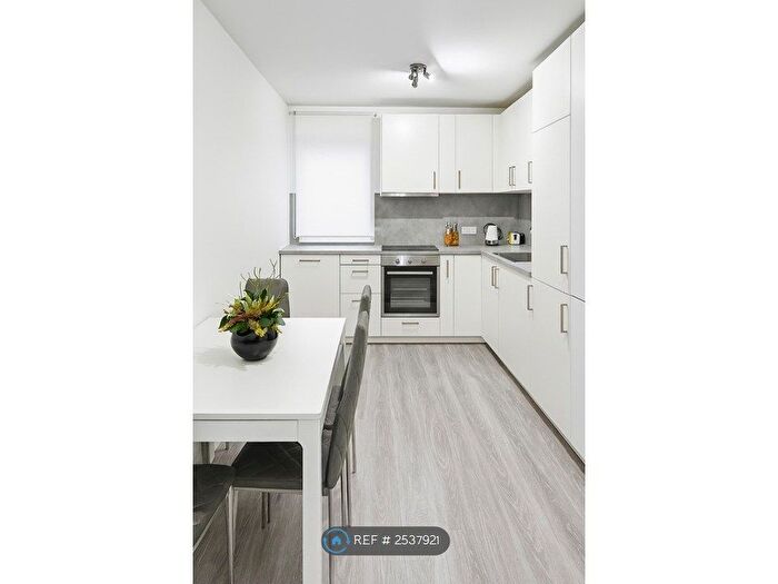 2 Bedroom Flat To Rent In Spa Road, London, SE16