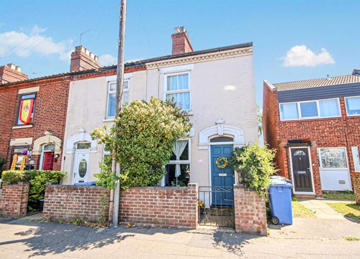 2 Bedroom End Of Terrace House For Sale In Sprowston Road, Norwich, NR3