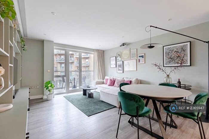 2 Bedroom Flat To Rent In Highfield Court, London, N1