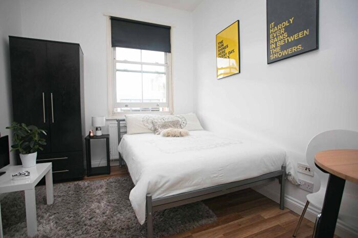 Studio To Rent In Brent Street, Hendon, NW4