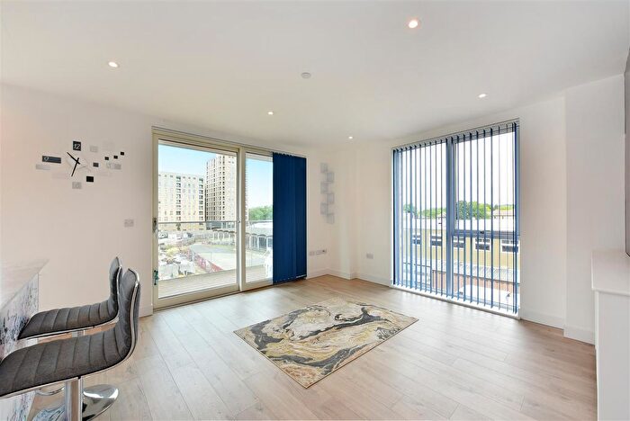 2 Bedroom Property For Sale In Lismore Boulevard, London, NW9