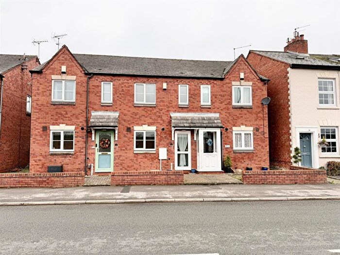 2 Bedroom Property To Rent In Manse Gardens, Studley, B80