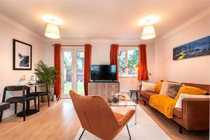 2 Bedroom Semi-Detached House To Rent In Smyth Villas, SO15