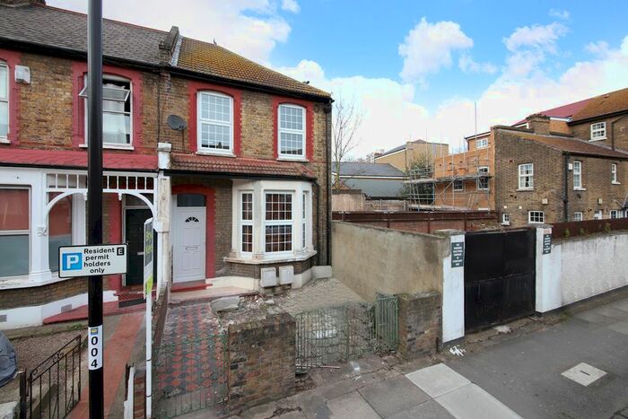 1 Bedroom Flat To Rent In Felday Road, Hither Green, London, SE13