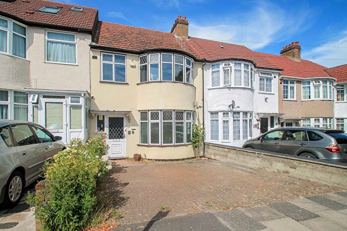 3 Bedroom Terraced House For Sale In Eastcote Avenue, Greenford, UB6